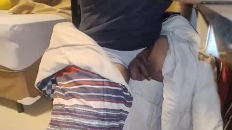 Tsuki online show from December 23, 2025, 4:10 am