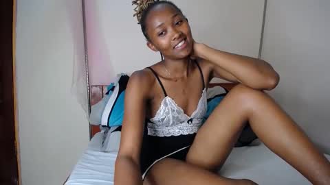 Snapshot of silent_lovie chatting on March 3, 2026, 10:32 am silent_lovie online show from March 3, 2026, 10:32 am