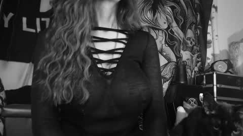 Snapshot of silentmary chatting on February 6, 2026, 1:58 pm Allmylinkssilentmary666 online show from February 6, 2026, 1:58 pm