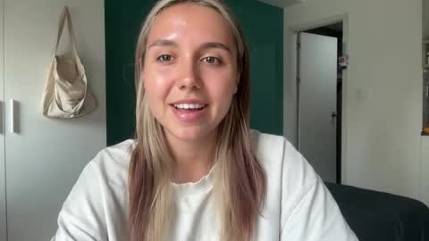 You fav Miss Si online show from March 23, 2026, 9:13 am