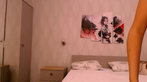 silk_ann online show from November 28, 2025, 4:48 am