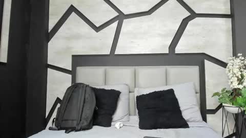 silknyx online show from February 21, 2026, 1:23 pm