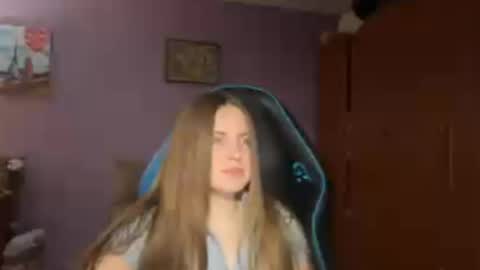 Snapshot of silksinner_ chatting on April 3, 2026, 9:57 pm Erica online show from April 3, 2026, 9:57 pm