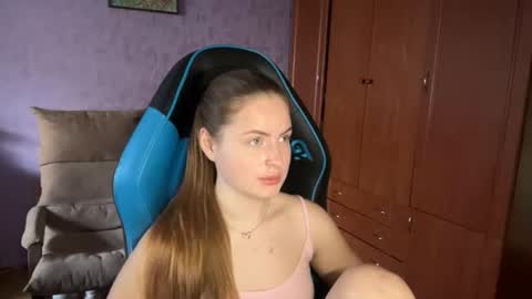 Snapshot of silksinner_ chatting on June 11, 2026, 9:29 am Erica online show from June 11, 2026, 9:29 am