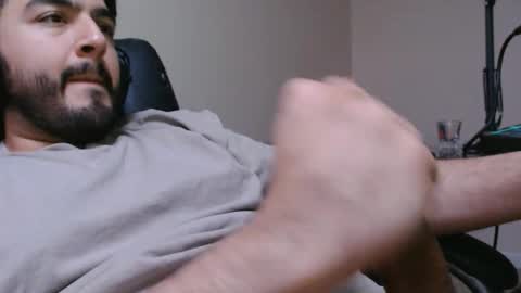 Snapshot of silva1018 chatting on January 18, 2026, 6:28 am Alvaro online show from January 18, 2026, 6:28 am