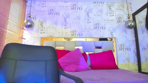 SIlvana  online show from February 13, 2026, 9:33 pm