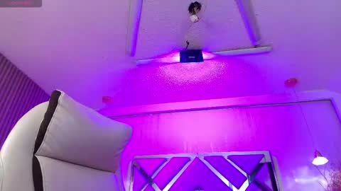 SIlvana  online show from March 6, 2026, 1:18 pm