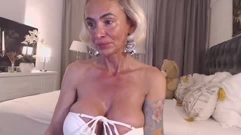 Snapshot of silver_miss chatting on April 22, 2026, 6:31 pm Silver ok online show from April 22, 2026, 6:31 pm