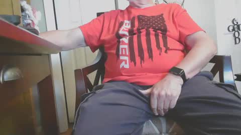 Snapshot of silverdaddy_1955 chatting on January 30, 2025, 6:21 pm Daddy Bear online show from January 30, 2025, 6:21 pm