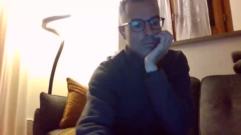 Snapshot of simmeturbate chatting on October 30, 2025, 9:26 pm Italiandaddyitalydickassbottomassholecomshowmasturbatenudeboyitalyatleticcutemuscolarhardcockdickboy online show from October 30, 2025, 9:26 pm