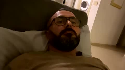 Snapshot of simon_bb chatting on September 13, 2025, 8:41 pm Si online show from September 13, 2025, 8:41 pm