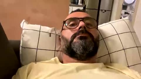 Snapshot of simon_bb chatting on November 6, 2025, 10:10 pm Si online show from November 6, 2025, 10:10 pm