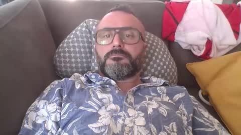 Snapshot of simon_bb chatting on April 30, 2026, 8:53 am Si online show from April 30, 2026, 8:53 am