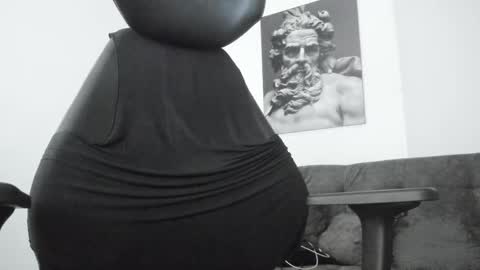 simon_leon01 online show from February 3, 2026, 12:53 am