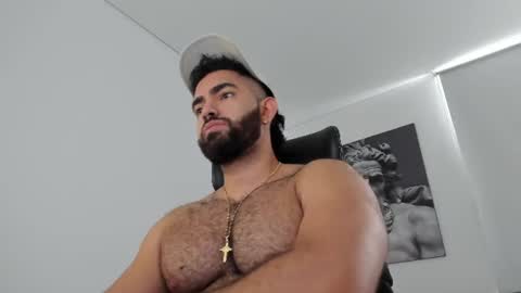 Snapshot of simon_leon01 chatting on June 24, 2026, 9:25 pm simon_leon01 online show from June 24, 2026, 9:25 pm
