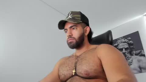 Snapshot of simon_leon01 chatting on July 11, 2026, 3:04 pm simon_leon01 online show from July 11, 2026, 3:04 pm