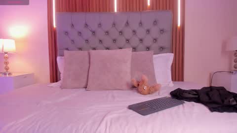 Snapshot of simonastar_ chatting on February 11, 2026, 1:49 pm simonastar_ online show from February 11, 2026, 1:49 pm