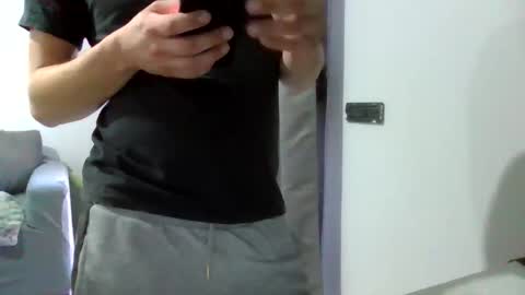 Snapshot of simoninside25 chatting on September 28, 2025, 1:05 pm simoninside25 online show from September 28, 2025, 1:05 pm