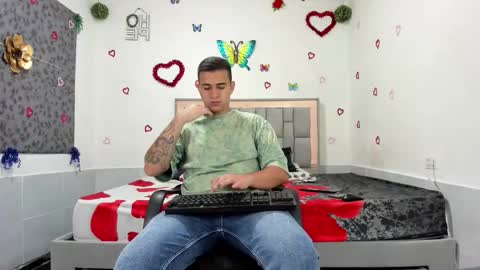 SIMON KELER online show from September 19, 2025, 3:52 am