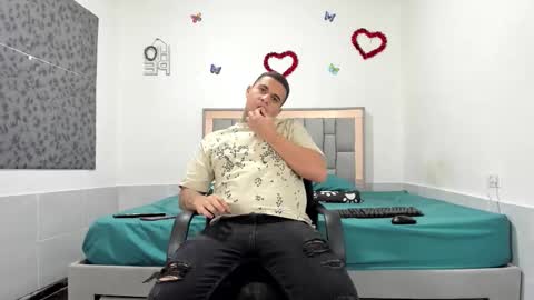 SIMON KELER online show from October 16, 2025, 2:01 am