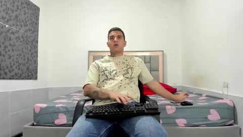 SIMON KELER online show from November 30, 2025, 4:05 am