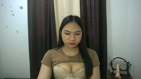 Snapshot of simply_francine chatting on June 22, 2026, 1:51 am simply francine online show from June 22, 2026, 1:51 am