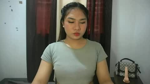 Snapshot of simply_francine chatting on June 30, 2026, 12:11 am simply francine online show from June 30, 2026, 12:11 am