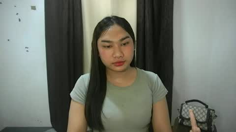 Snapshot of simply_francine chatting on July 6, 2026, 1:08 pm simply francine online show from July 6, 2026, 1:08 pm