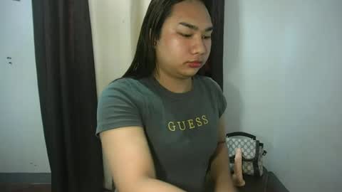 Snapshot of simply_francine chatting on July 8, 2026, 12:04 am simply francine online show from July 8, 2026, 12:04 am