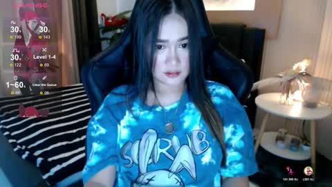 Adrianna Fowler online show from November 7, 2025, 2:11 am