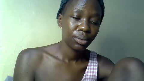simplyloy33 online show from May 27, 2026, 3:36 am