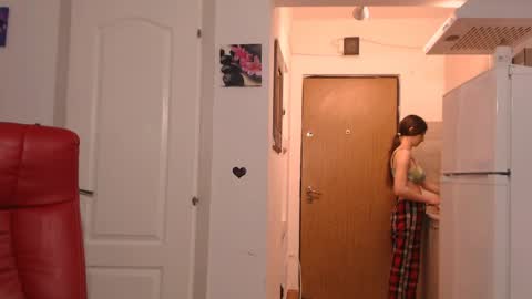 simyhvn online show from March 31, 2026, 5:13 pm