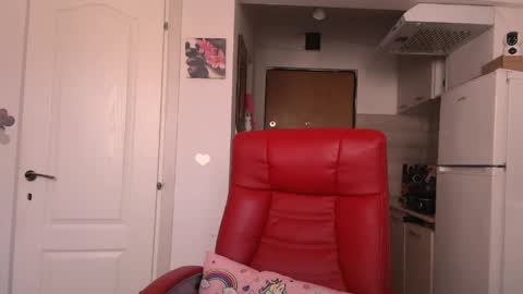 simyhvn online show from April 14, 2026, 8:09 am