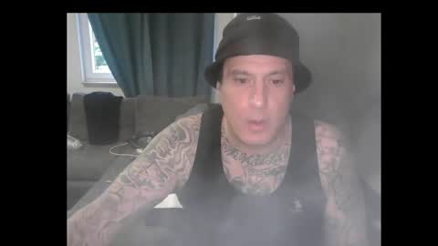 sinalco1975 online show from May 17, 2026, 3:59 am