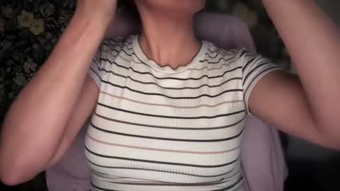 Sindra online show from December 18, 2025, 11:44 pm