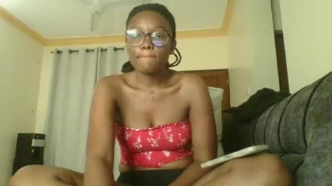 Snapshot of sinful_shadow chatting on August 1, 2026, 6:40 pm sinful_shadow online show from August 1, 2026, 6:40 pm