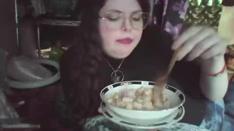 Siofra online show from March 10, 2025, 10:45 pm