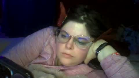 Siofra online show from November 18, 2025, 10:09 am