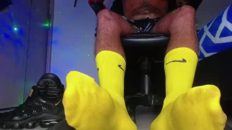 only foot                         worshipers here online show from February 4, 2026, 2:17 am