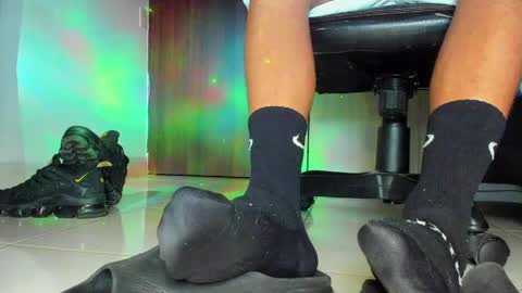 Snapshot of sir_kev66 chatting on May 9, 2026, 4:28 am only foot worshipers here online show from May 9, 2026, 4:28 am