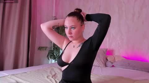 Snapshot of sira_fey chatting on September 16, 2025, 8:15 am Sheils online show from September 16, 2025, 8:15 am