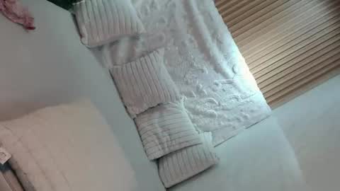 Snapshot of siren_novaxx chatting on July 28, 2026, 11:28 am hi online show from July 28, 2026, 11:28 am