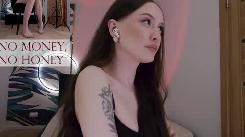 Snapshot of sirenaswhisper chatting on May 5, 2026, 9:01 pm Goddess Sirena online show from May 5, 2026, 9:01 pm