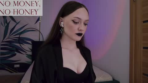 Snapshot of sirenaswhisper chatting on May 15, 2026, 10:39 pm Goddess Sirena online show from May 15, 2026, 10:39 pm
