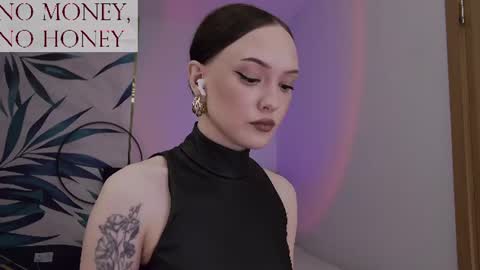 Snapshot of sirenaswhisper chatting on June 16, 2026, 8:44 pm Goddess Sirena online show from June 16, 2026, 8:44 pm