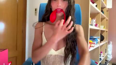 Snapshot of sirens_foxx chatting on June 6, 2026, 6:34 pm Sirens foxx online show from June 6, 2026, 6:34 pm