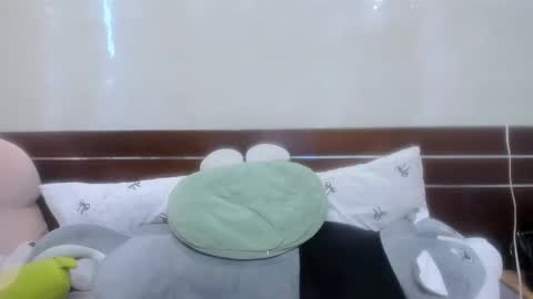 julila online show from December 23, 2025, 2:42 am