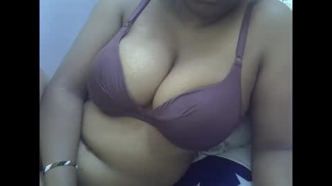 Snapshot of sisibrown97 chatting on February 3, 2026, 4:32 am brown online show from February 3, 2026, 4:32 am