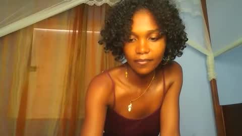 Snapshot of sissi0325 chatting on February 5, 2026, 9:03 am Sissi0325 online show from February 5, 2026, 9:03 am