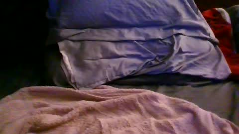 Snapshot of sissyandi38 chatting on October 27, 2025, 12:36 am wants to suck cock online show from October 27, 2025, 12:36 am